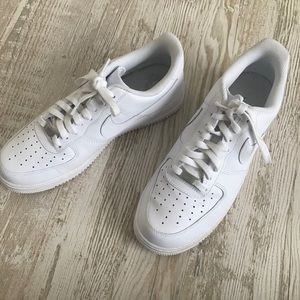 Men’s White Air Force 1’s size 9.5